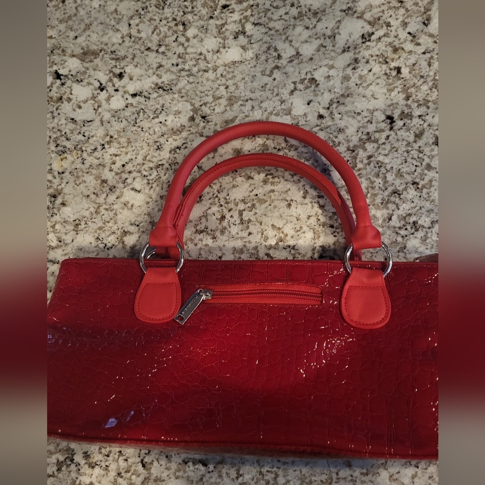 NWOT Wine Cooler Handbag Red Crocodile Design Thermal Material Inside. Festivals